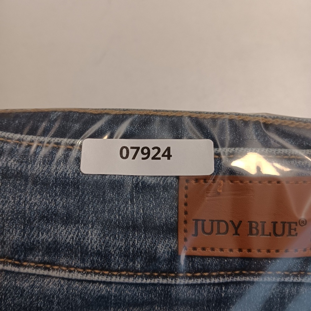 Judy Blue Jean Boyfriend Fit Women 18W Dark Wash Stretch JB82368DK-CO-PL - Picture 10 of 10